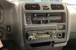 valkoinen Toyota Hiace 2002 kuva 14.