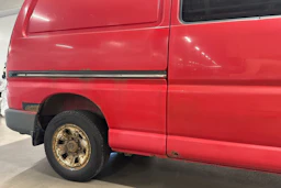 punainen Toyota Hiace 2002 kuva 15.