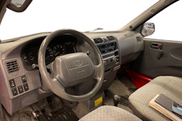 punainen Toyota Hiace 2002 kuva 3.