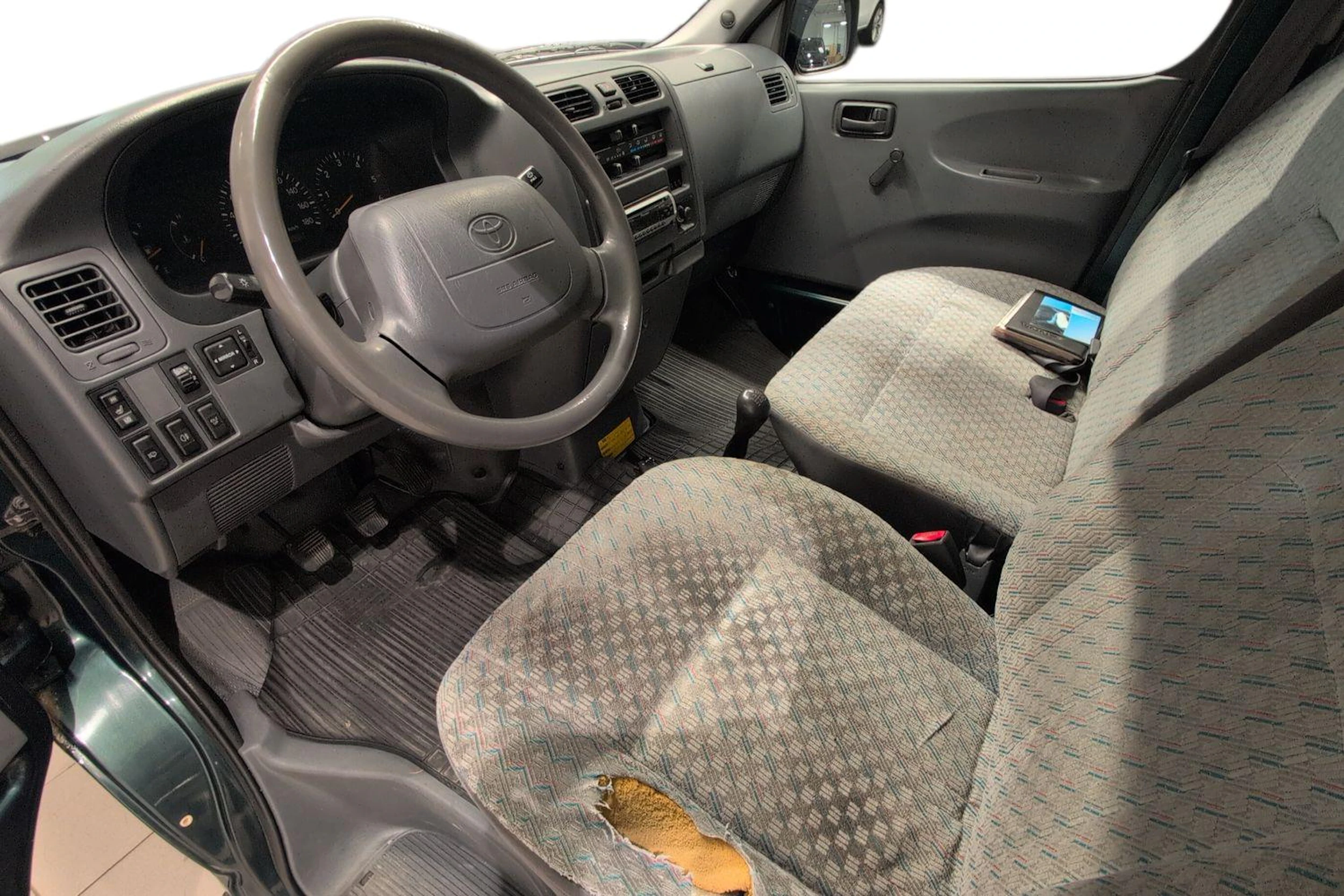 vihreä Toyota Hiace 2002 kuva 8.