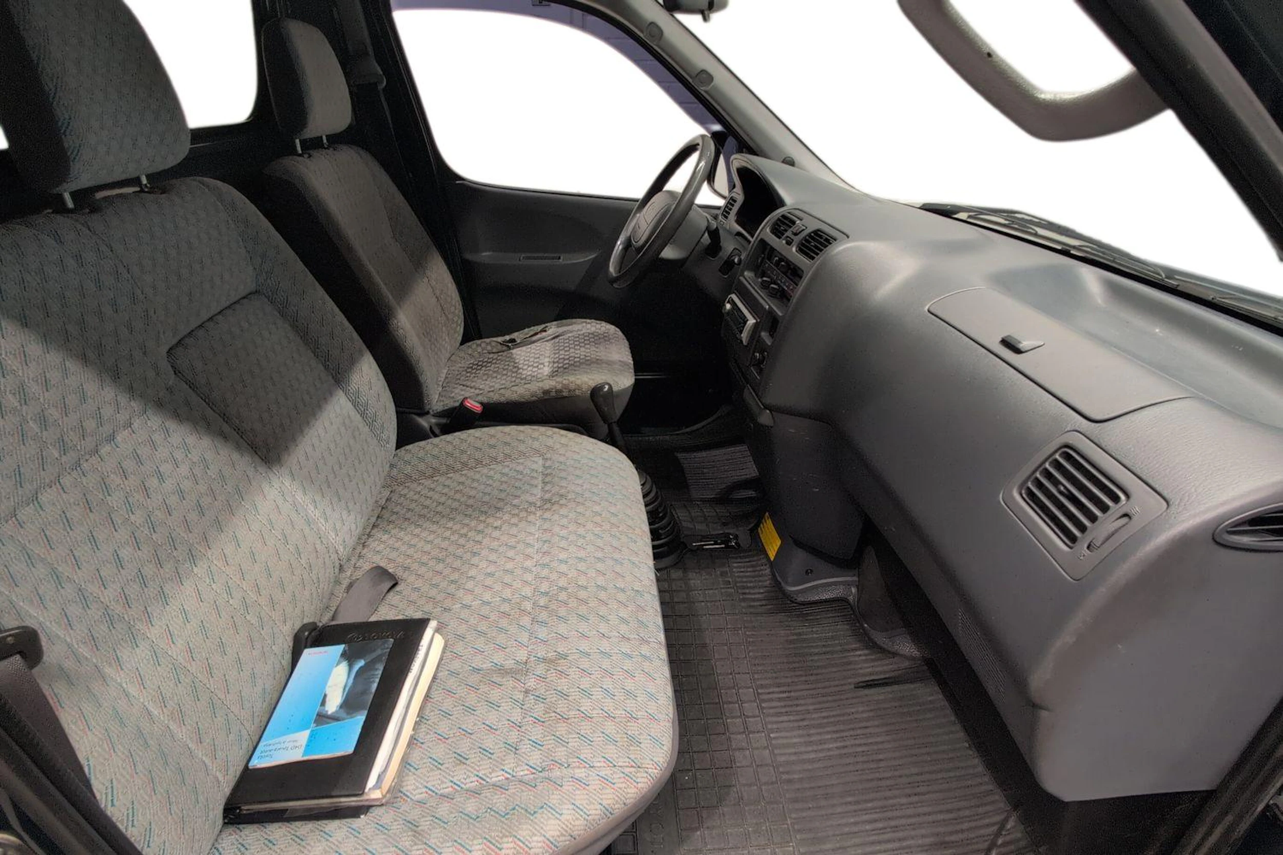 vihreä Toyota Hiace 2002 kuva 11.
