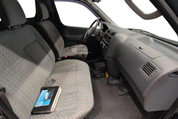 vihreä Toyota Hiace 2002 kuva 11.