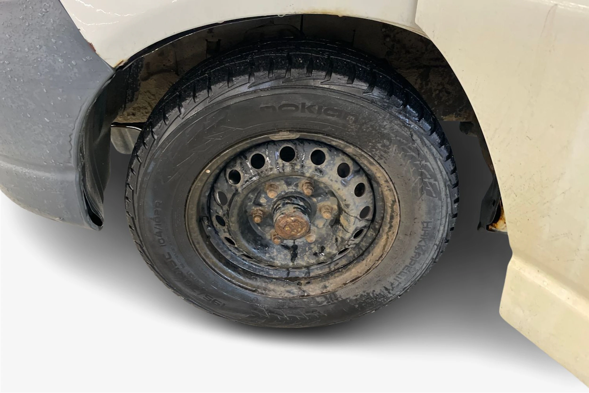 Valkoinen Toyota HIACE 2003 kuva 9.