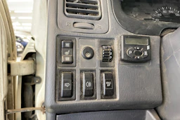 Valkoinen Toyota HIACE 2003 kuva 14.