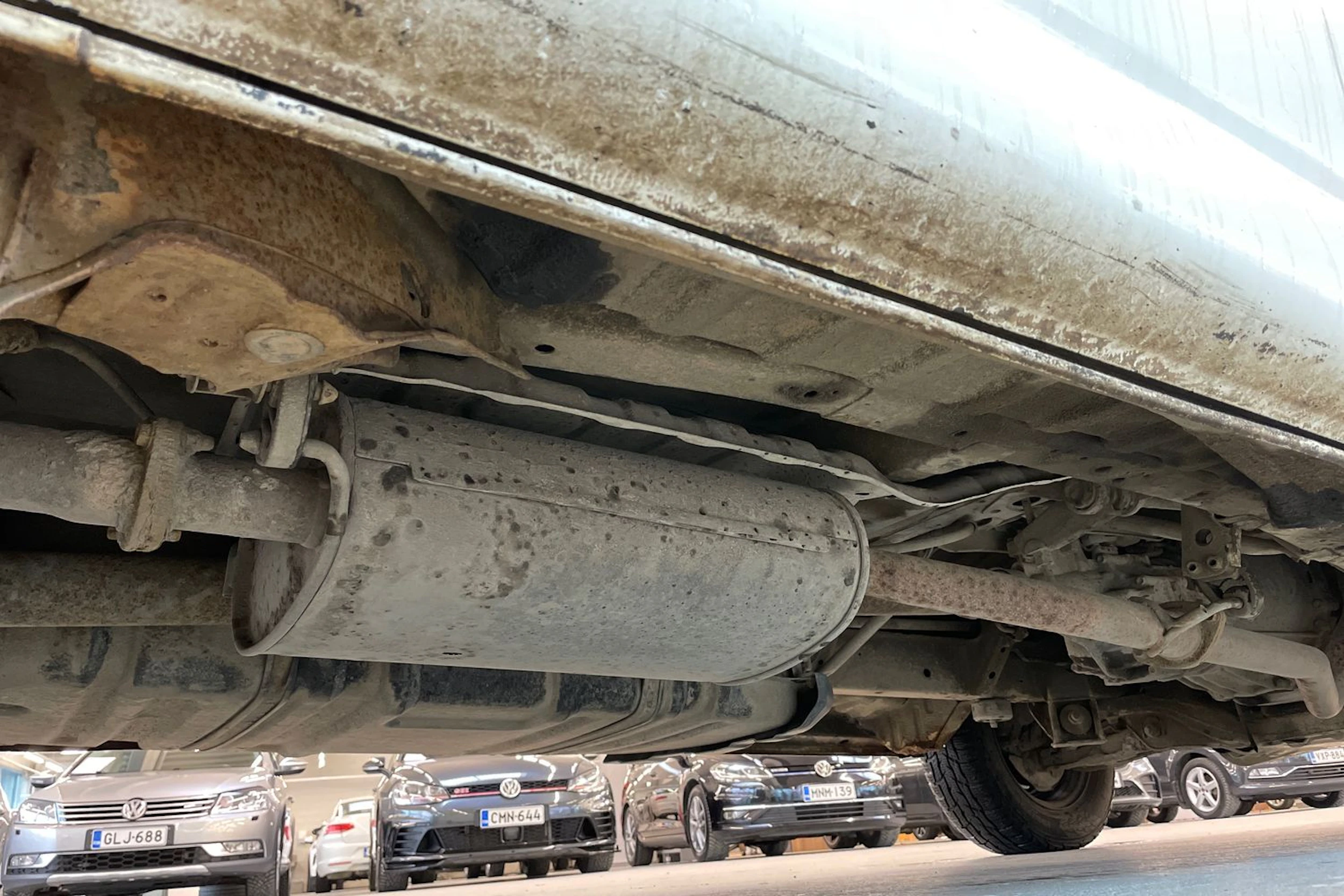 Valkoinen Toyota HIACE 2003 kuva 20.