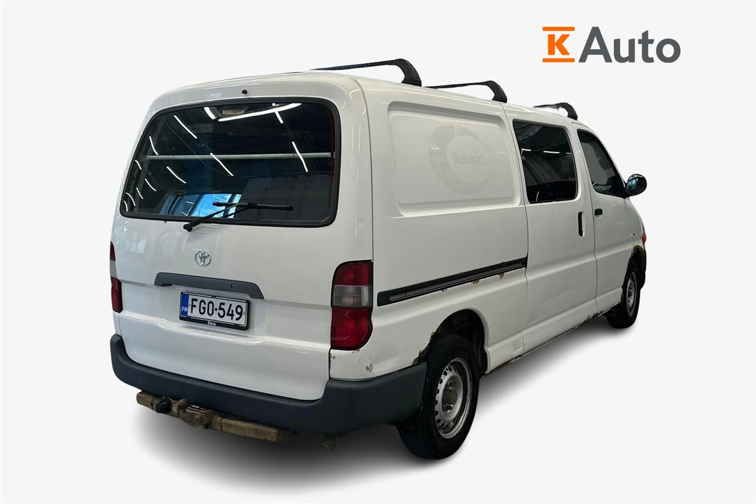 valkoinen Toyota Hiace 2004 kuva 2.