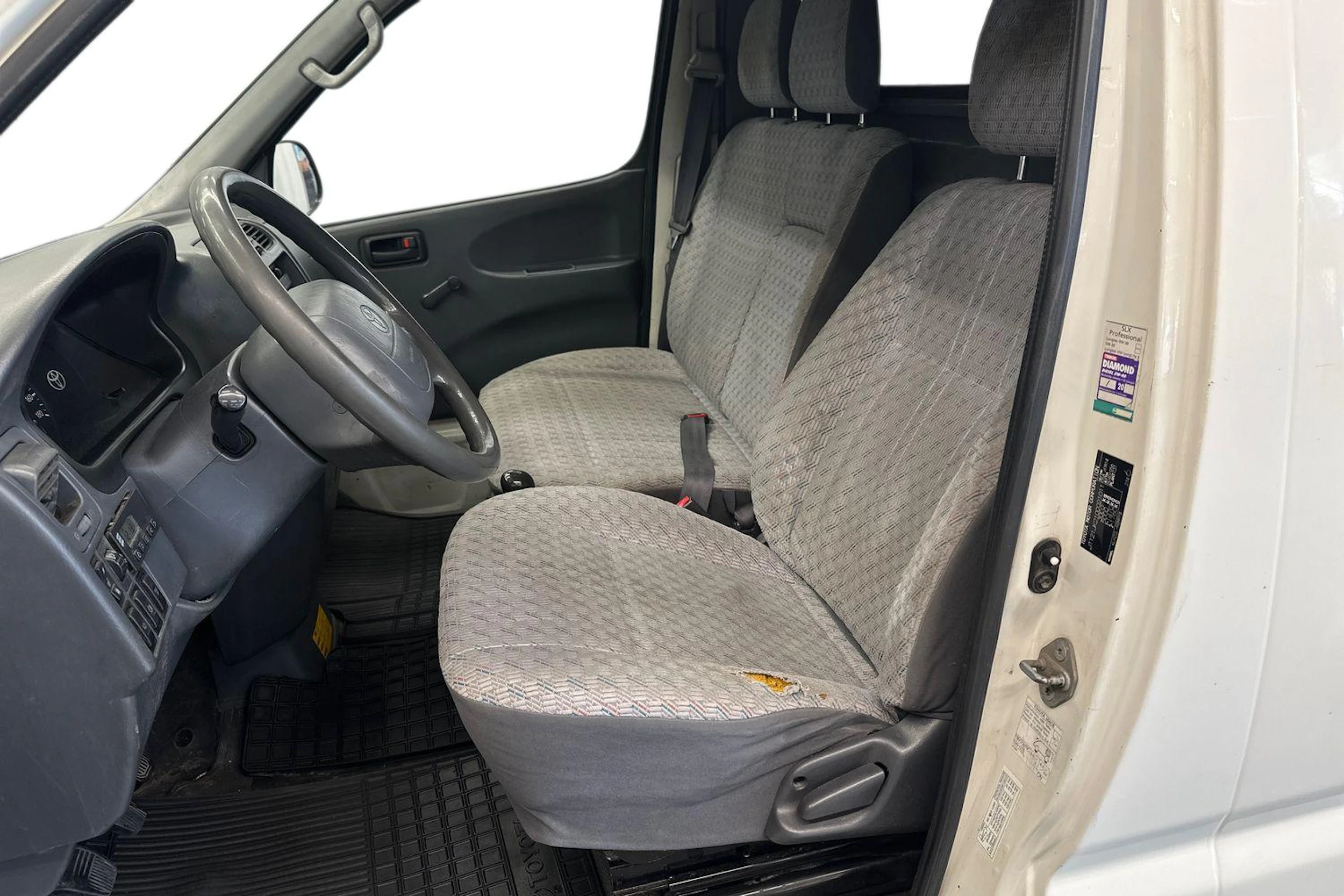 valkoinen Toyota Hiace 2004 kuva 8.