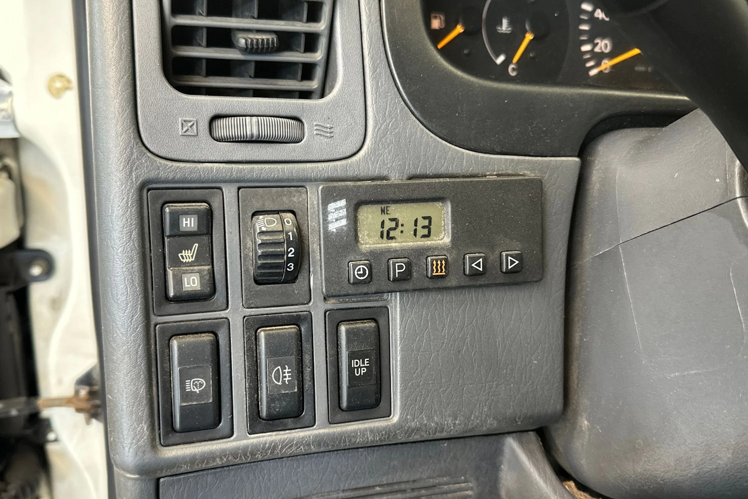 valkoinen Toyota Hiace 2004 kuva 11.