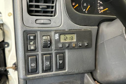 valkoinen Toyota Hiace 2004 kuva 11.
