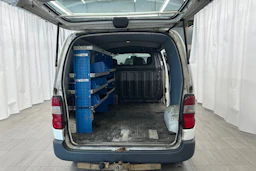 valkoinen Toyota Hiace 2004 kuva 13.