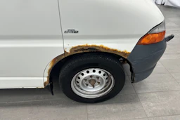 valkoinen Toyota Hiace 2004 kuva 15.