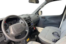 valkoinen Toyota Hiace 2004 kuva 8.