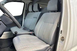 valkoinen Toyota Hiace 2004 kuva 11.