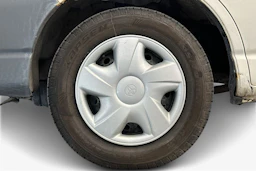 valkoinen Toyota Hiace 2004 kuva 12.