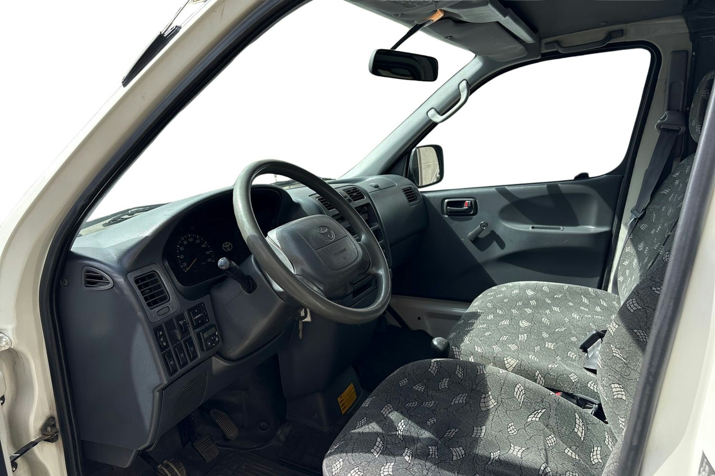 valkoinen Toyota Hiace 2005 kuva 3.