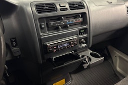valkoinen Toyota Hiace 2005 kuva 10.