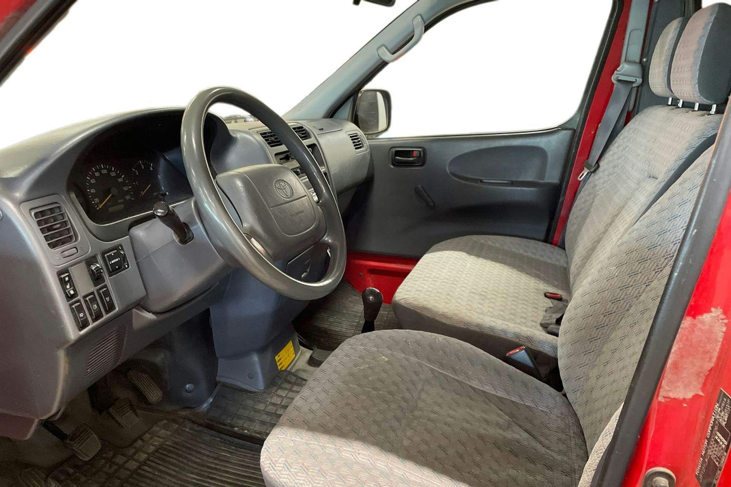 punainen Toyota Hiace 2005 kuva 7.