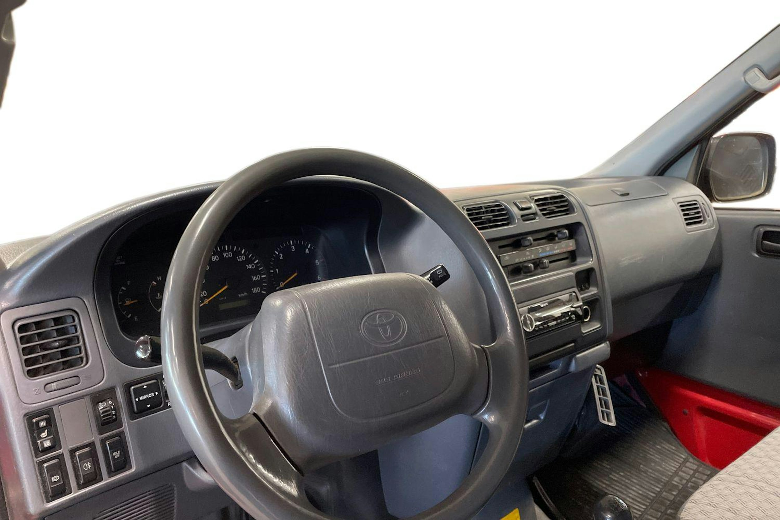 punainen Toyota Hiace 2005 kuva 9.