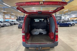 punainen Toyota Hiace 2005 kuva 16.