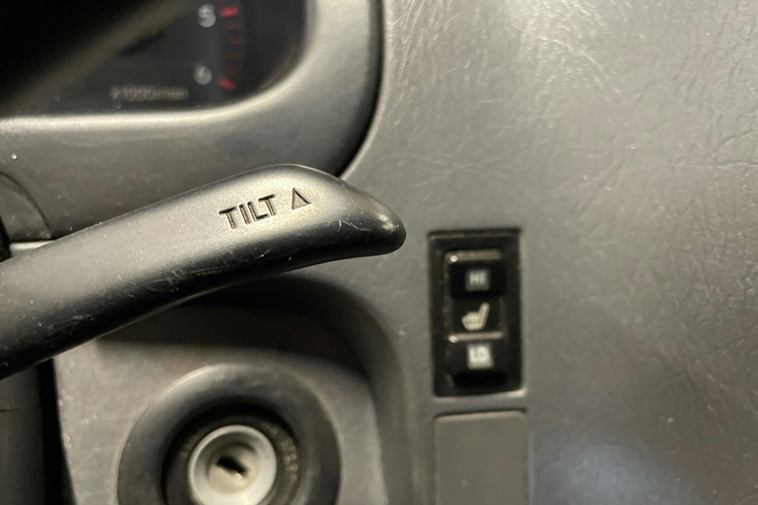 punainen Toyota Hiace 2005 kuva 23.