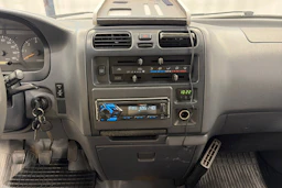 valkoinen Toyota Hiace 2006 kuva 16.