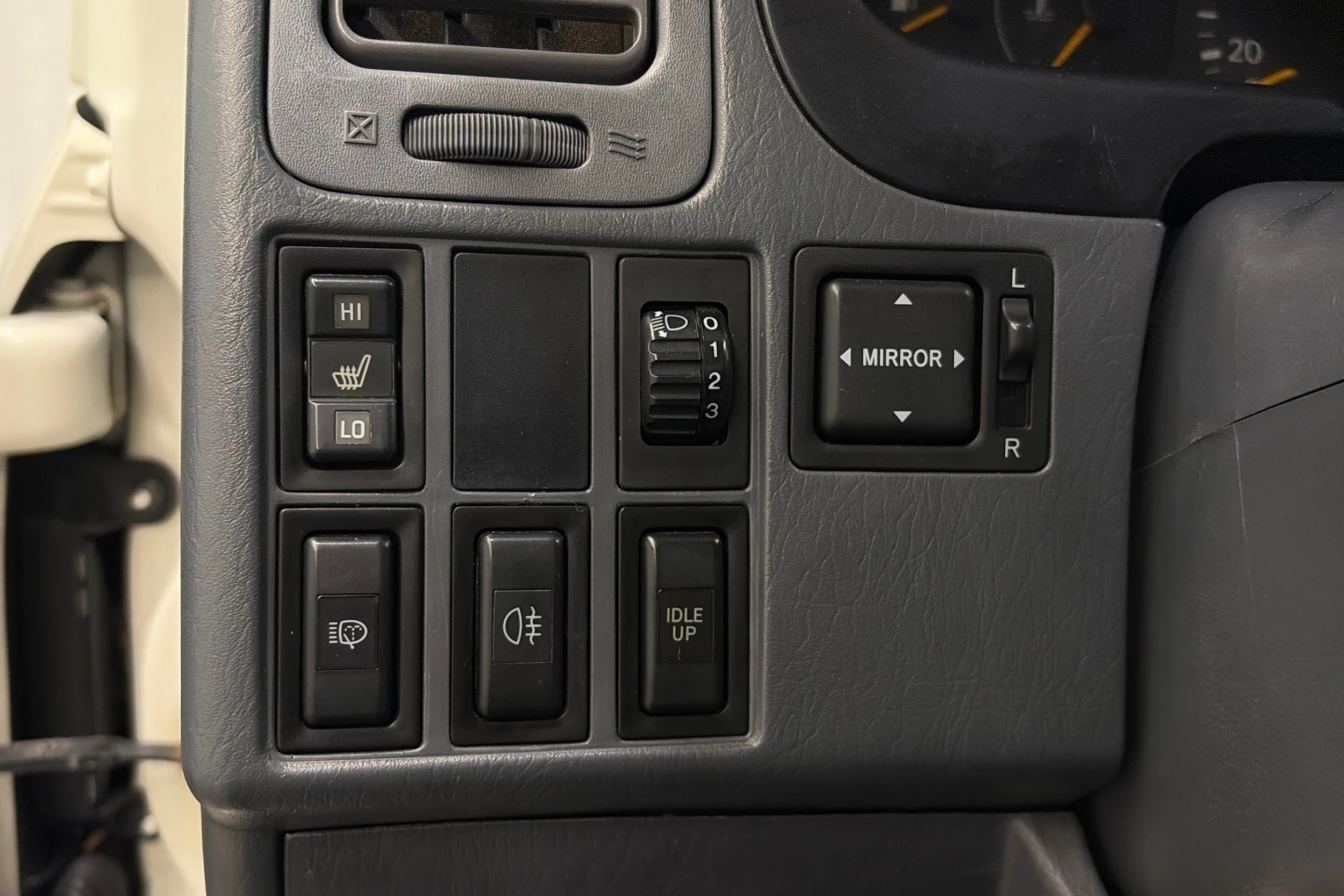 valkoinen Toyota Hiace 2006 kuva 18.