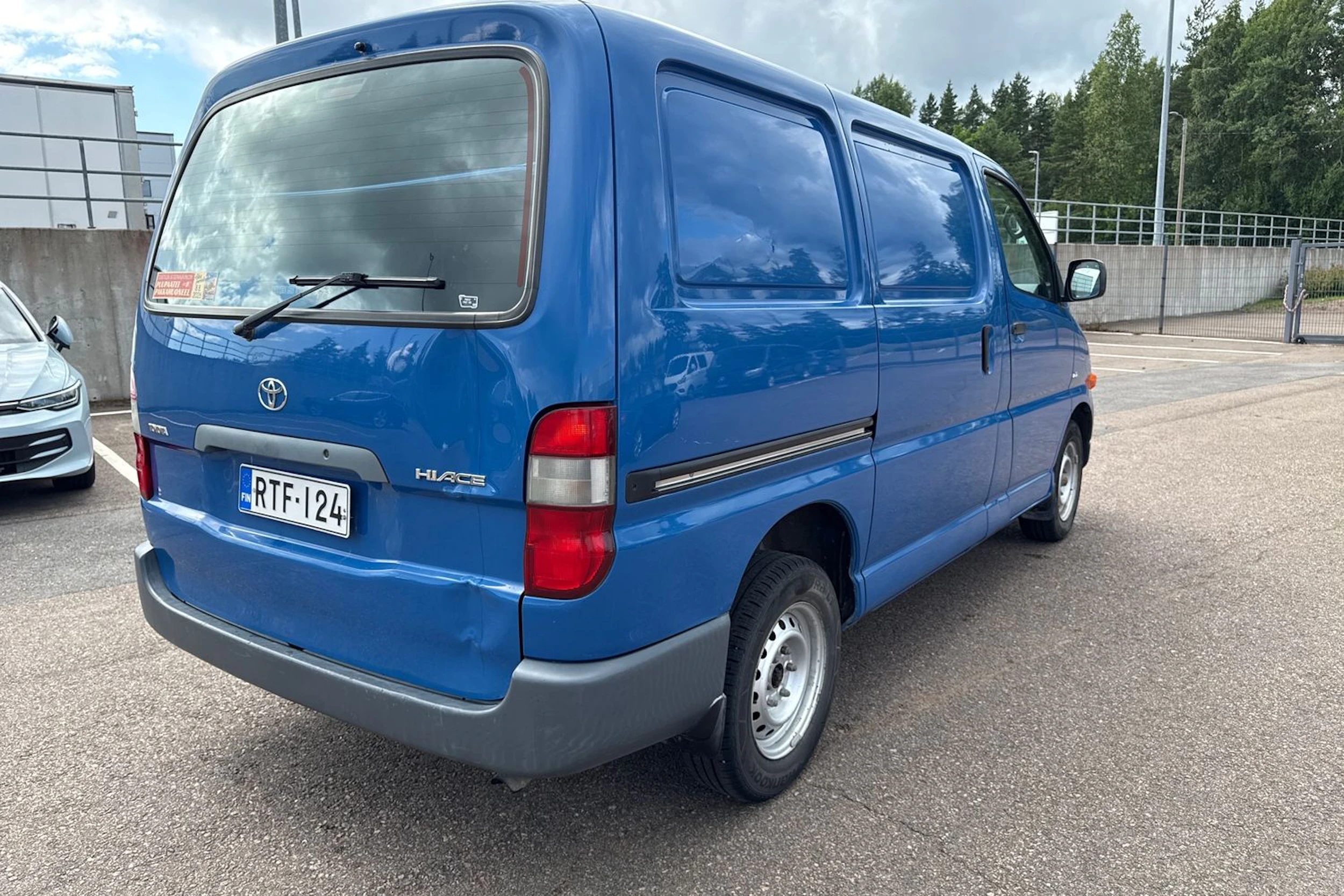 sininen Toyota Hiace 2006 kuva 5.