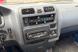 sininen Toyota Hiace 2006 kuva 9.