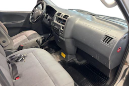 Hopea Toyota HIACE 2006 kuva 9.