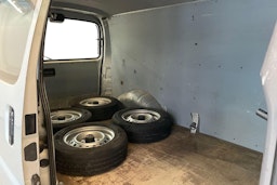 Hopea Toyota HIACE 2006 kuva 11.