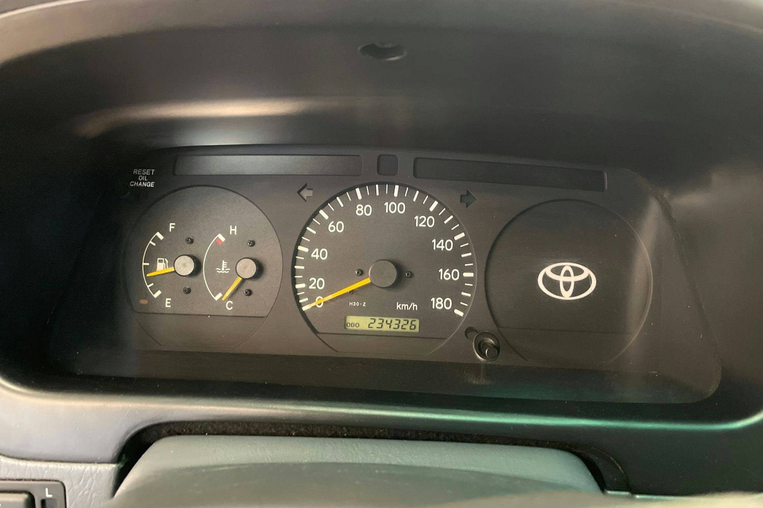 Hopea Toyota HIACE 2006 kuva 13.