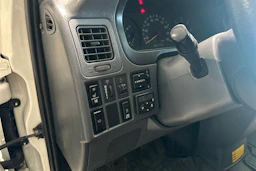 valkoinen Toyota Hiace 2007 kuva 4.