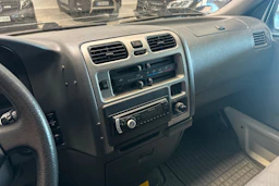 valkoinen Toyota Hiace 2007 kuva 5.