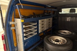 sininen Toyota Hiace 2007 kuva 12.