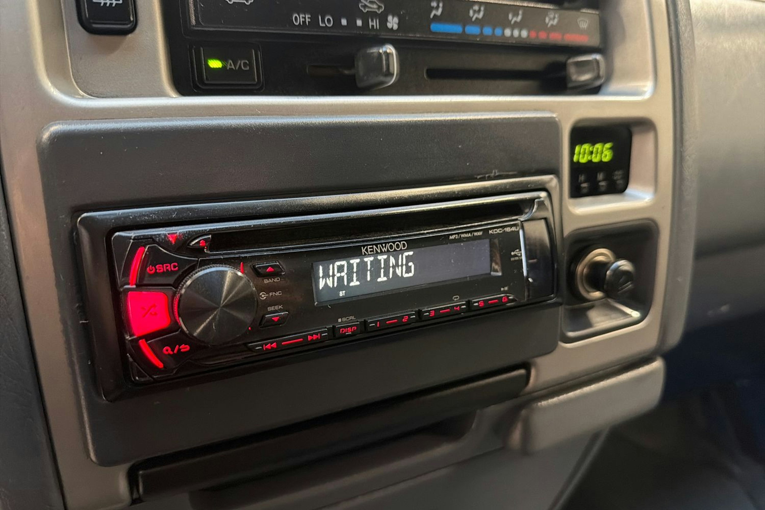 sininen Toyota Hiace 2007 kuva 15.