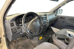 Valkoinen Toyota HIACE 2007 kuva 3.