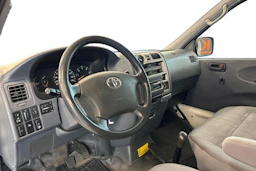 Valkoinen Toyota HIACE 2007 kuva 8.