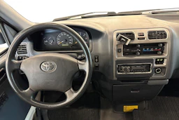 Valkoinen Toyota HIACE 2007 kuva 9.