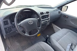 valkoinen Toyota Hiace 2007 kuva 6.