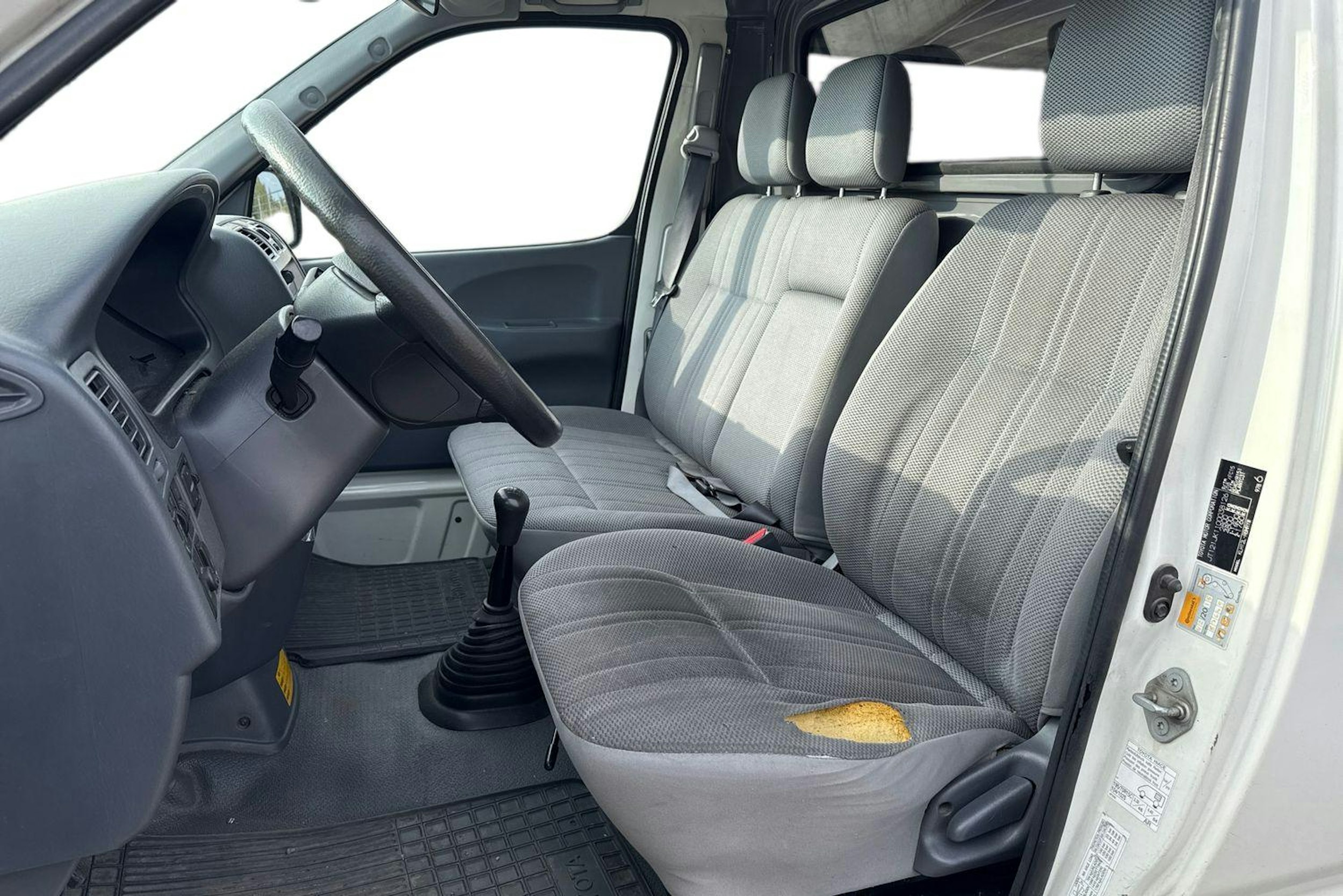 valkoinen Toyota Hiace 2007 kuva 8.