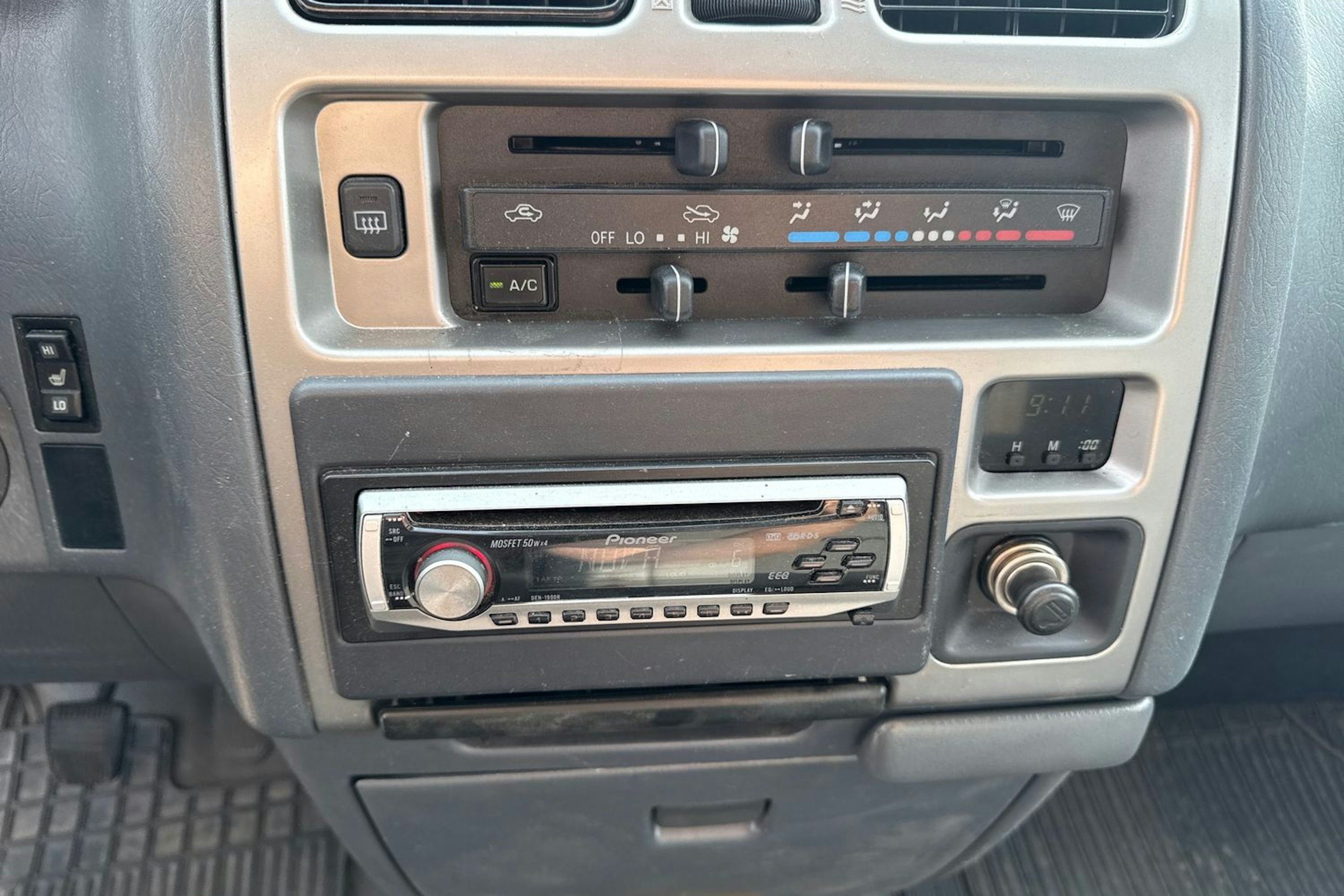 valkoinen Toyota Hiace 2007 kuva 13.