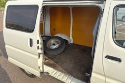 valkoinen Toyota Hiace 2007 kuva 14.