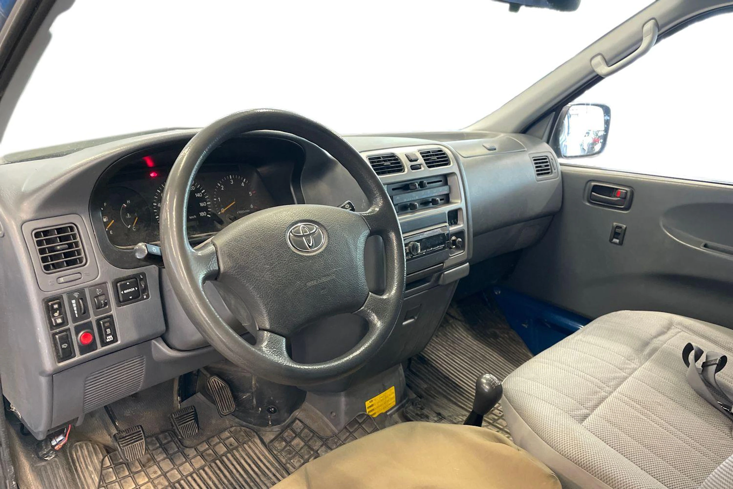 sininen Toyota Hiace 2007 kuva 3.