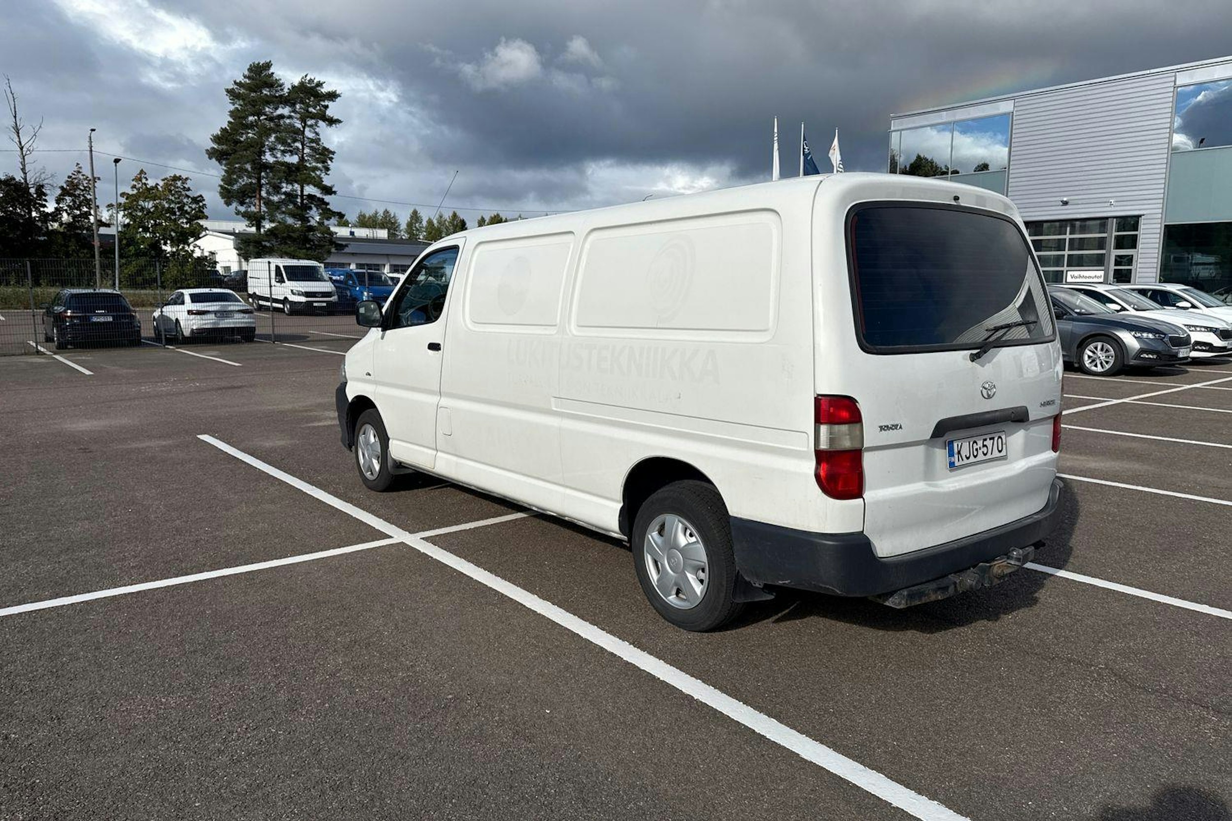 valkoinen Toyota Hiace 2007 kuva 28.