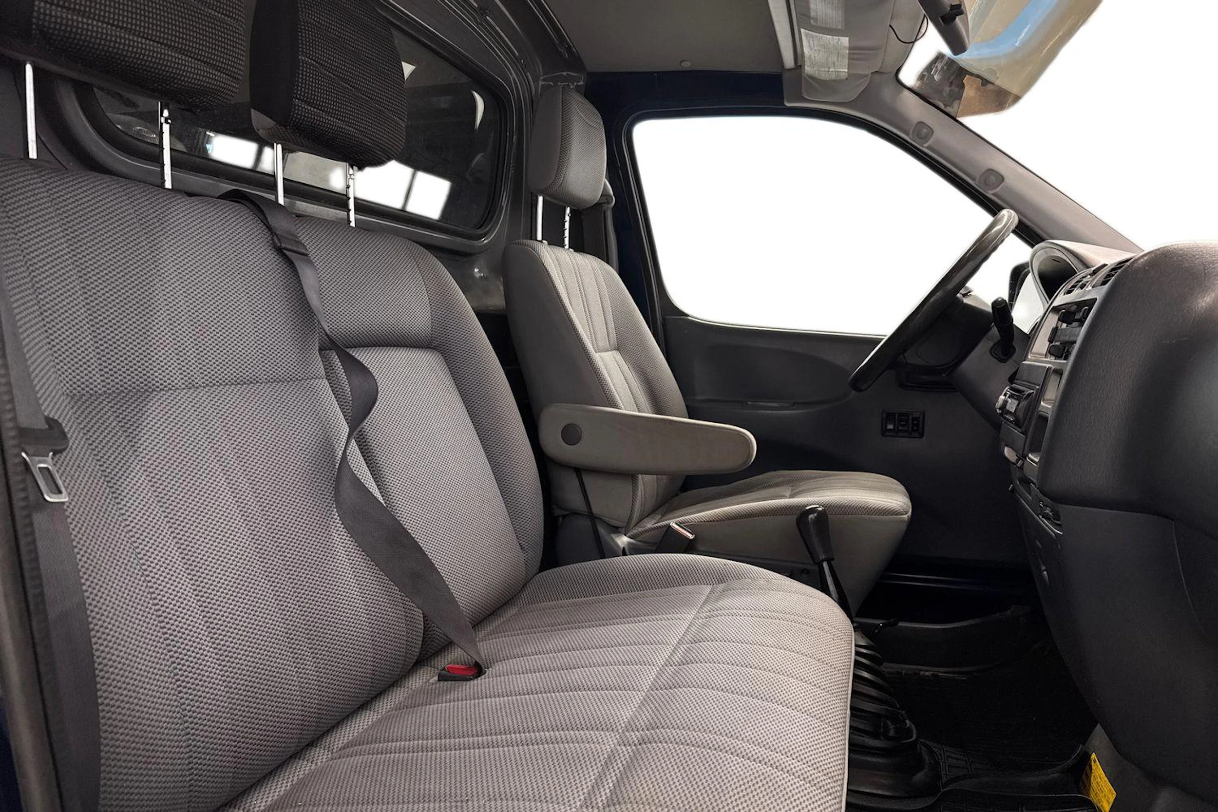 sininen Toyota Hiace 2007 kuva 11.