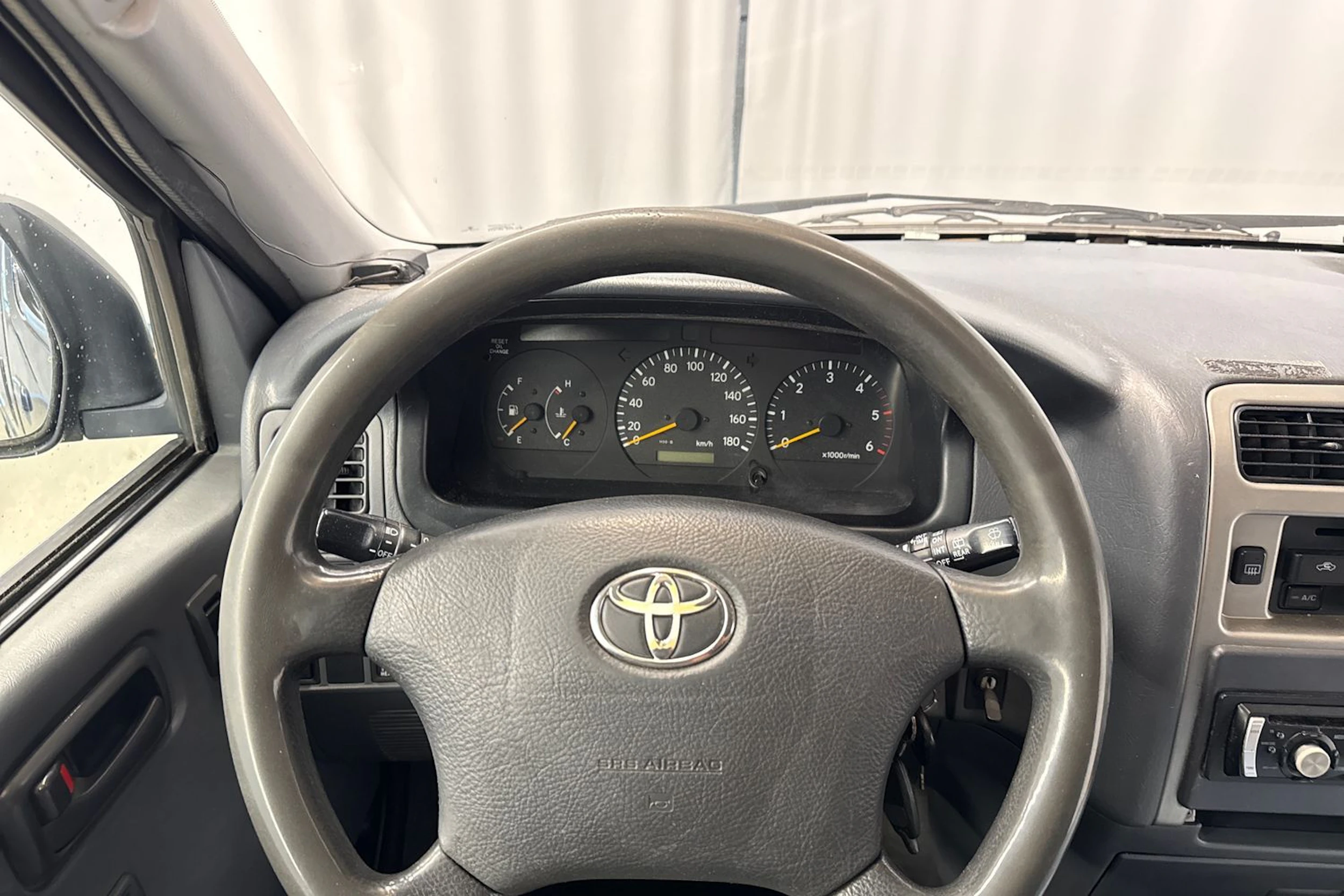 sininen Toyota Hiace 2007 kuva 15.