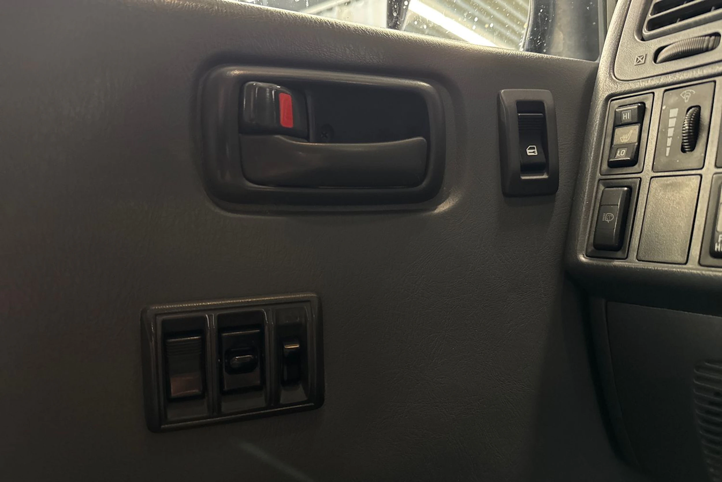 sininen Toyota Hiace 2007 kuva 17.
