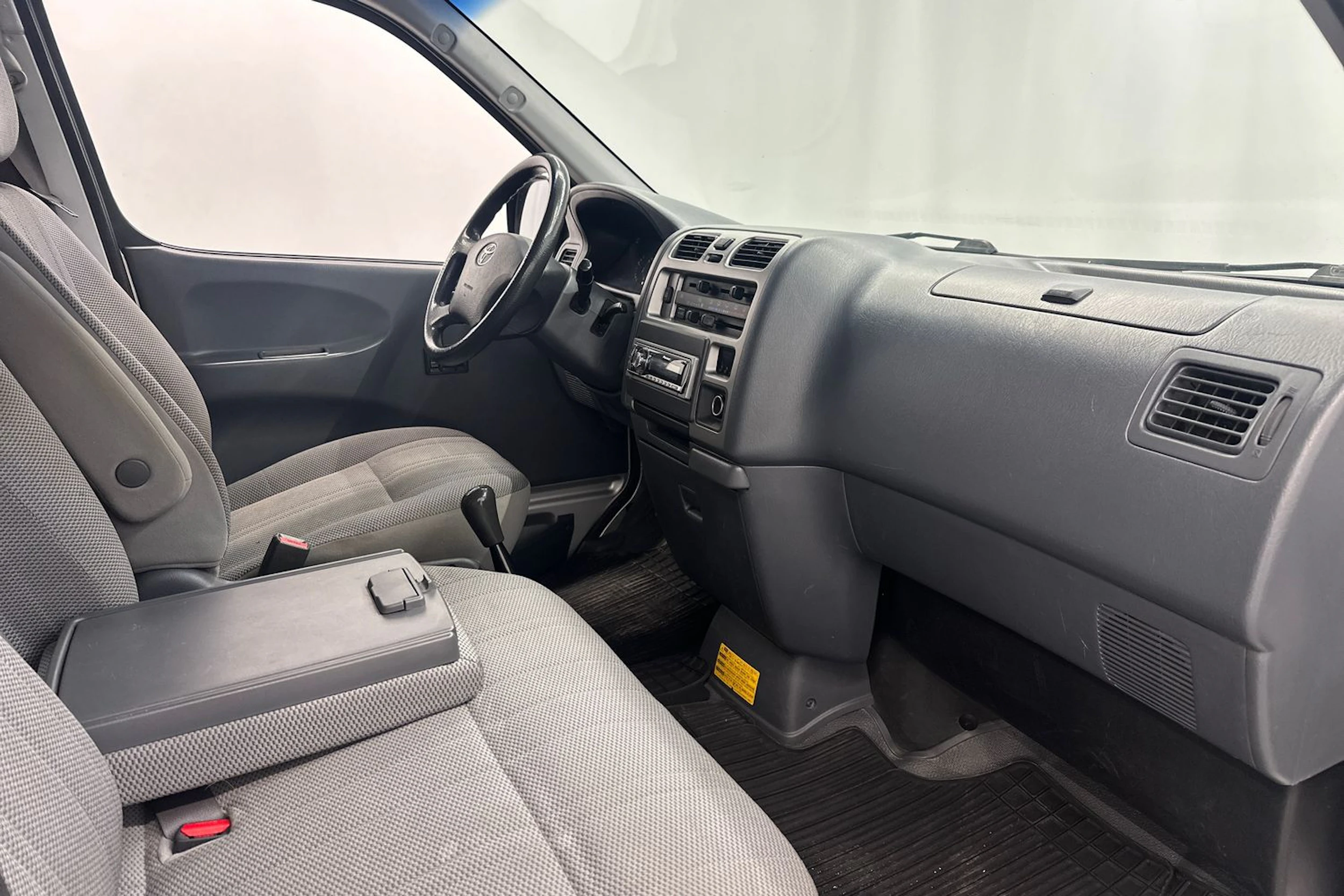 hopea Toyota Hiace 2007 kuva 6.