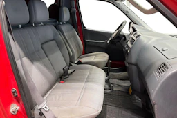 Punainen Toyota HIACE 2007 kuva 11.