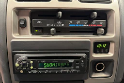 Punainen Toyota HIACE 2007 kuva 13.